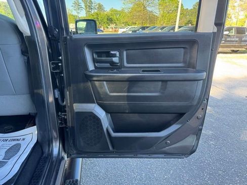 Used 2015 RAM 1500 Express RWD image 11