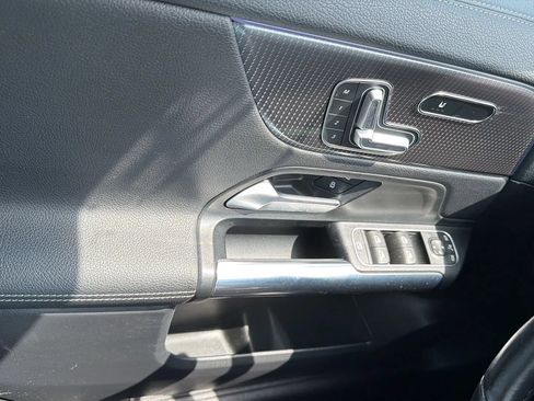 Used 2021 Mercedes-Benz GLA 250 4MATIC w/ Premium Package image 21