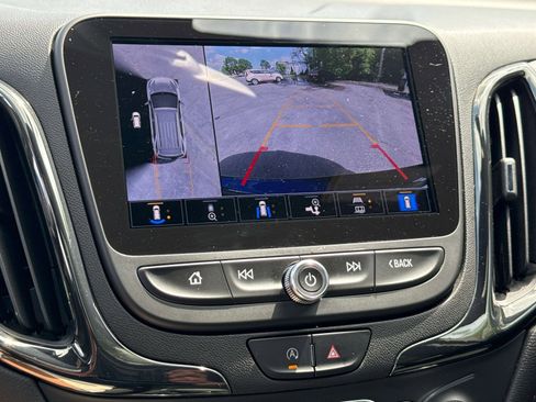 Used 2023 Chevrolet Equinox RS AWD/4WD image 9