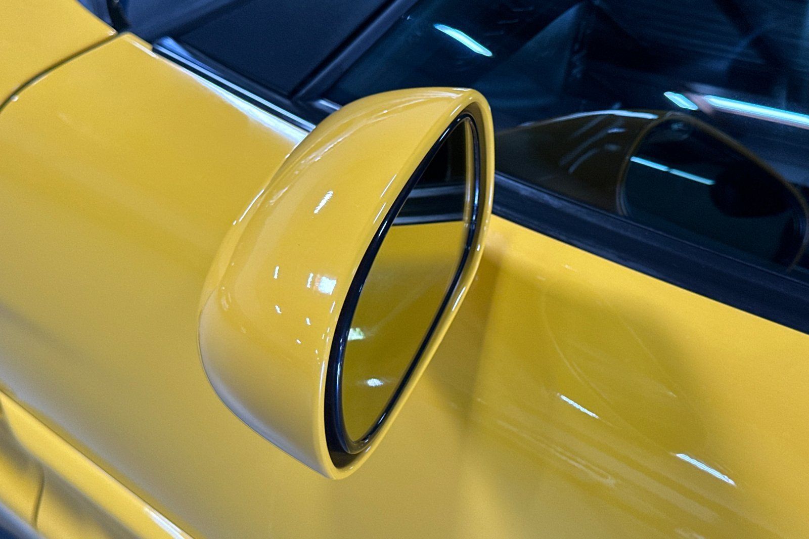Used 2004 Chevrolet Corvette Z06 w/ Memory Package RWD image 45