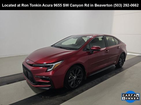 Used 2024 Toyota Corolla SE image 3