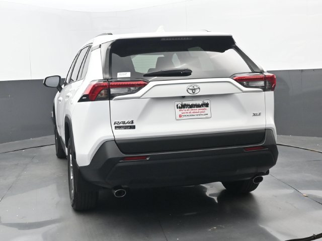 Used 2024 Toyota RAV4 XLE FWD image 18