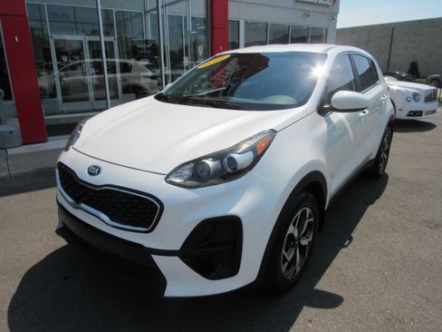 Used 2021 Kia Sportage LX FWD image 3