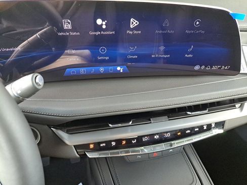 Certified 2025 Cadillac XT4 Premium Luxury image 27