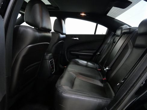 Used 2019 Dodge Charger SXT w/ Leather Interior Group image 23