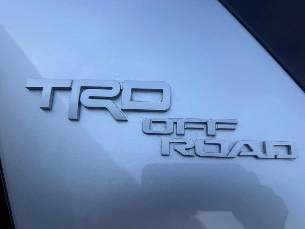 Used 2021 Toyota 4Runner TRD Off-Road Premium w/ Moonroof Package AWD/4WD image 18