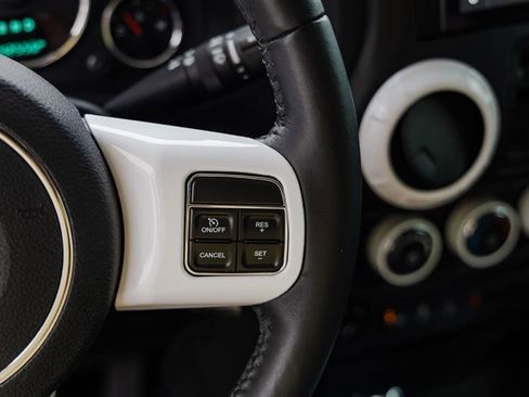 Used 2018 Jeep Wrangler Unlimited Sport S AWD/4WD image 22