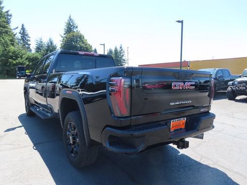 Used 2025 GMC Sierra 3500 AT4 w/ AT4 Preferred Package AWD/4WD image 5