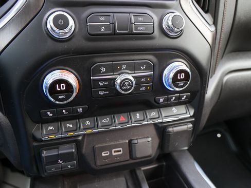 Used 2021 GMC Sierra 1500 AT4 w/ AT4 Premium Package AWD/4WD image 26