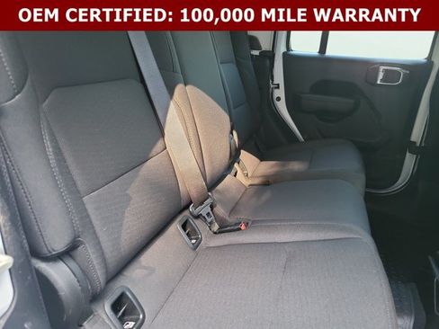 Used 2023 Jeep Gladiator Sport AWD/4WD image 15