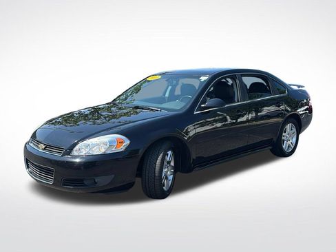 Used 2011 Chevrolet Impala LT w/ Luxury Edition Package FWD image 3