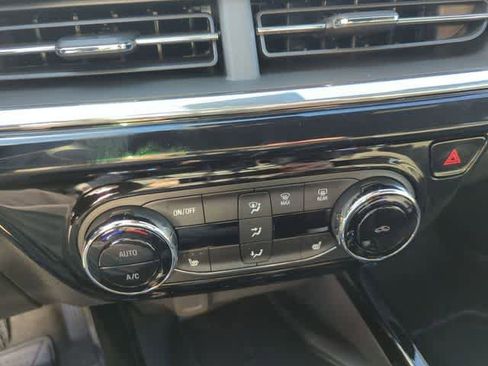 New 2026 Chevrolet Trax RS w/ Sunroof Package image 17