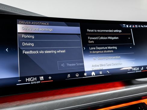 Used 2023 BMW 760i xDrive image 70