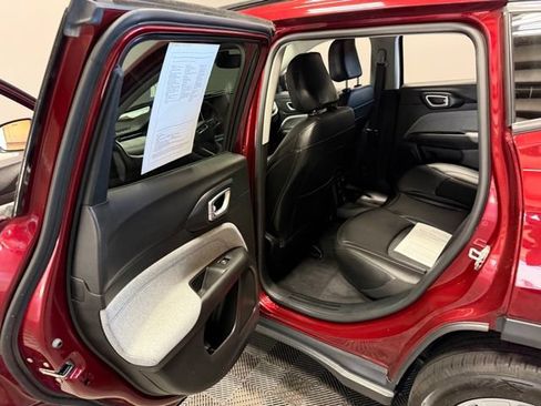 Used 2022 Jeep Compass Latitude AWD/4WD image 18