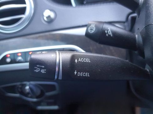 Used 2017 Mercedes-Benz S 550 4MATIC Sedan image 39