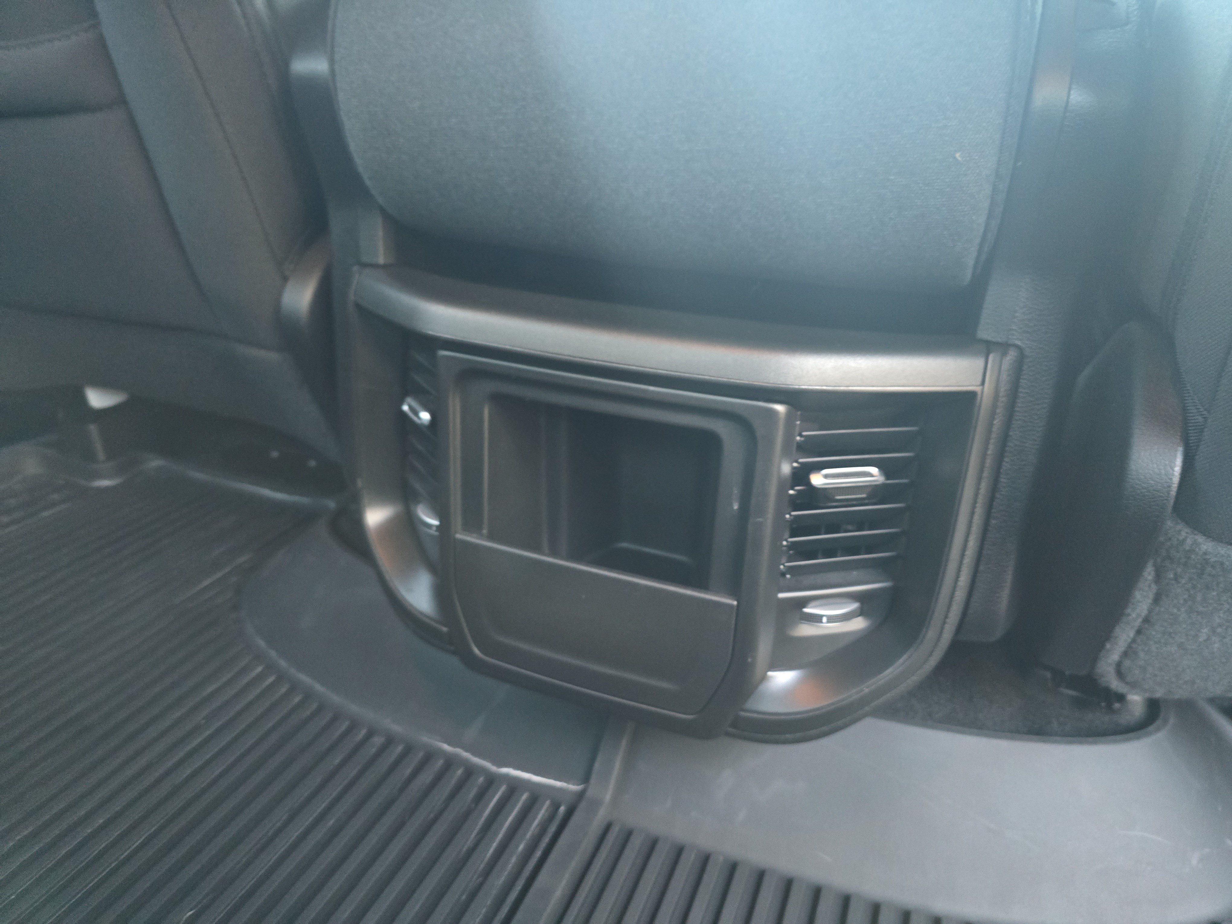 Used 2025 RAM 1500 Warlock AWD/4WD image 12