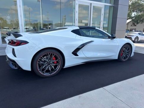 Used 2024 Chevrolet Corvette Stingray Preferred Cpe w/ Z51 Performance Package RWD image 4