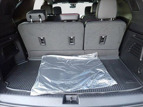 New 2026 Chevrolet Traverse RS image 8