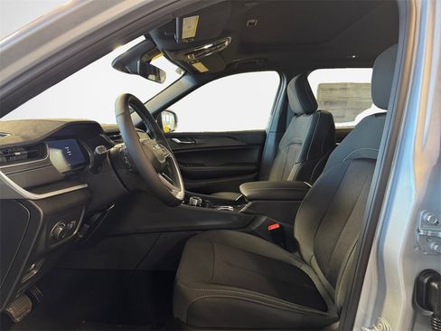 New 2025 Jeep Grand Cherokee L Laredo w/ Luxury Tech Group I image 12