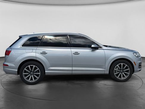 Used 2017 Audi Q7 3.0T Premium w/ Towing Package AWD/4WD image 10