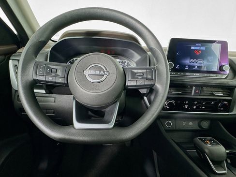 Used 2023 Nissan Rogue S FWD image 11