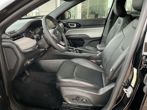 Used 2023 Jeep Compass Limited image 7