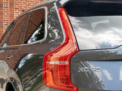 Used 2024 Volvo XC90 T8 Plus w/ Protection Package Premier AWD/4WD image 9