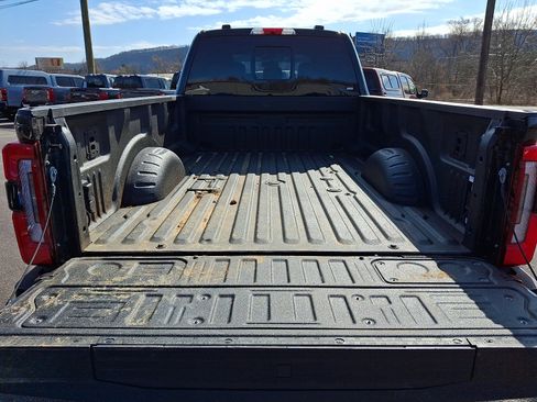 Certified 2025 Ford F350 Platinum image 30