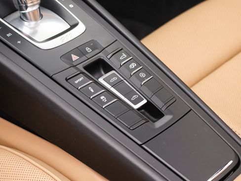 Used 2019 Porsche 911 Targa 4 AWD/4WD image 34