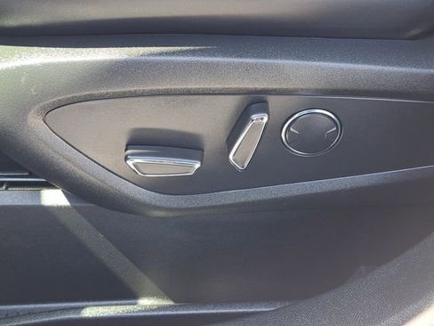 Certified 2022 Lincoln Nautilus Reserve w/ Equipment Group 201A image 8