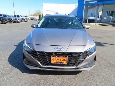 Used 2022 Hyundai Elantra Limited image 2