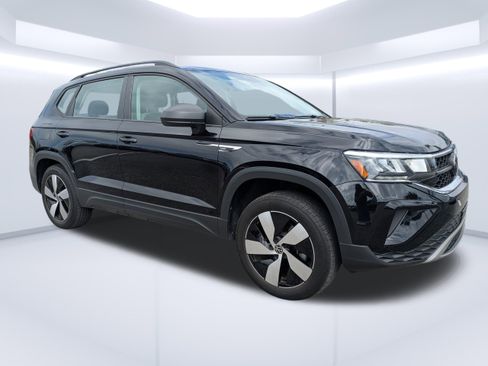 Used 2024 Volkswagen Taos S image 1