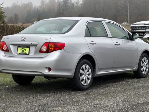 Used 2010 Toyota Corolla LE image 4