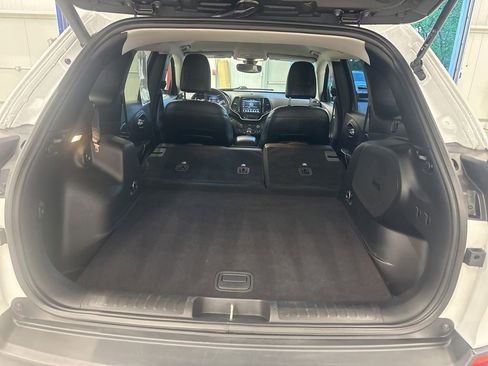 Used 2019 Jeep Cherokee Limited AWD/4WD image 26