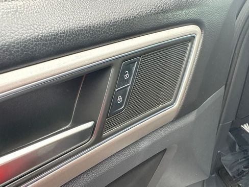 Used 2019 Volkswagen Atlas SE FWD image 18