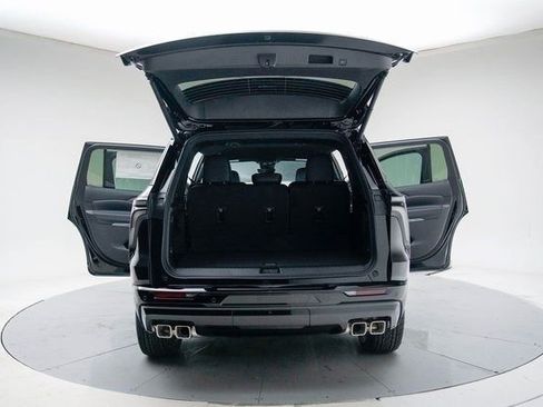 New 2026 Chevrolet Traverse High Country FWD image 21