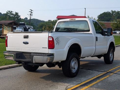 Used 2016 Ford F250 XL w/ XL Appearance Package AWD/4WD image 4