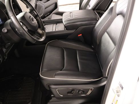 Used 2025 RAM 1500 Limited AWD/4WD image 12