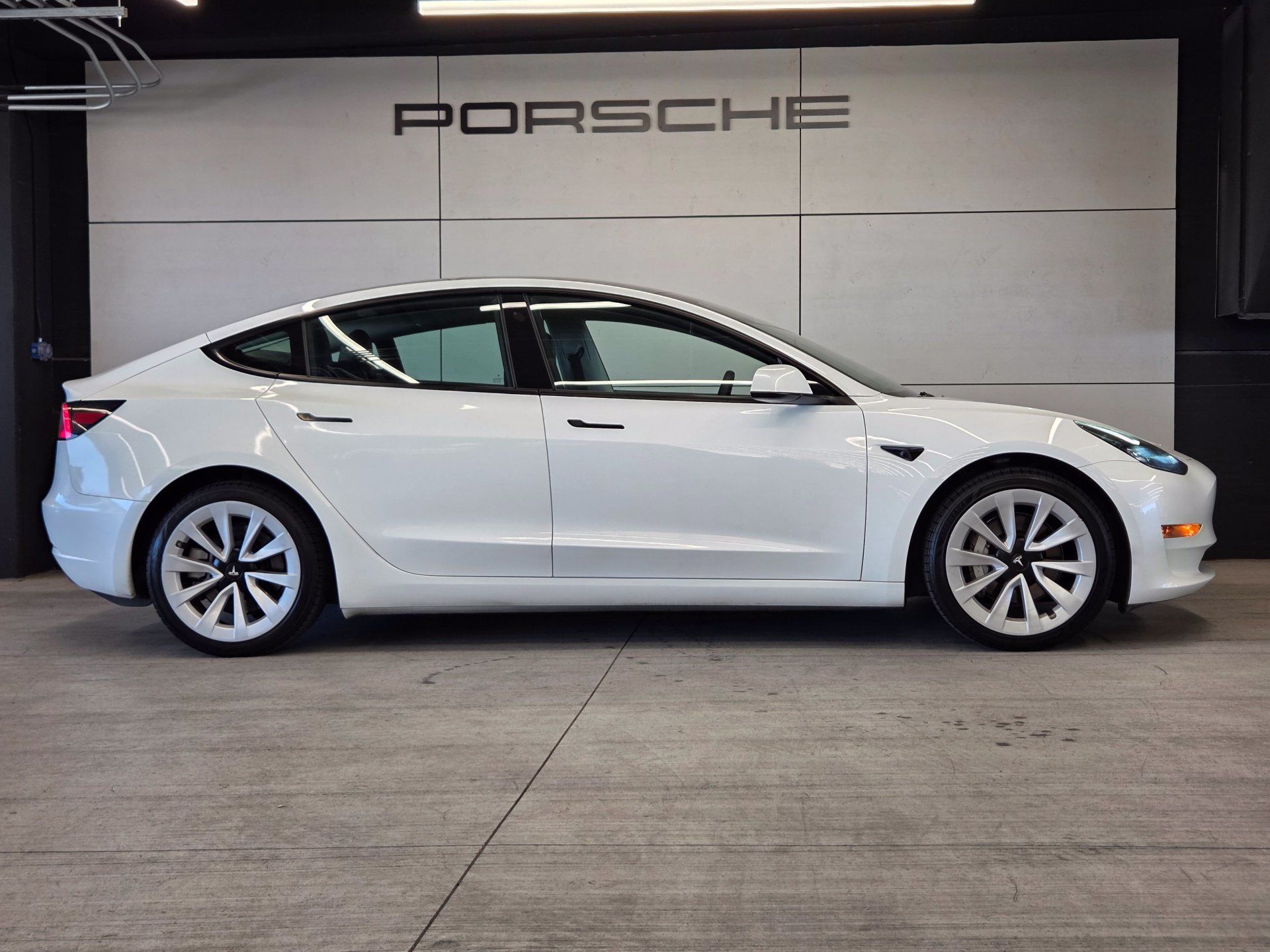 Used 2023 Tesla Model 3 Standard Range RWD image 28