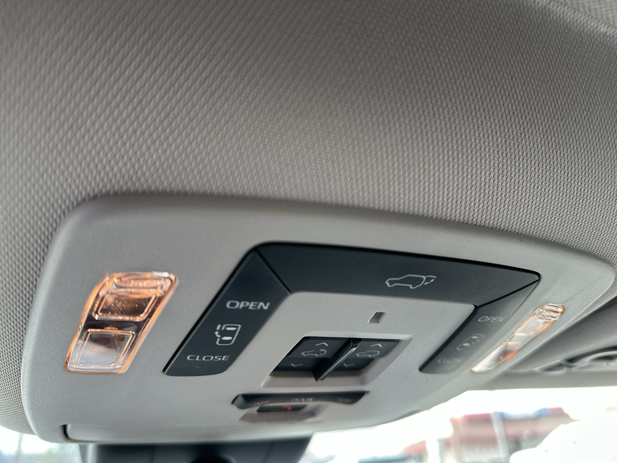 Used 2024 Toyota Sienna Limited AWD/4WD image 21