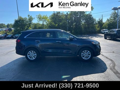 Used 2019 Kia Sorento AWD w/ LX Convenience Package image 4