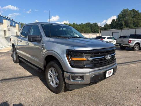 New 2026 Ford F150 XLT w/ Equipment Group 302A MID AWD/4WD image 3