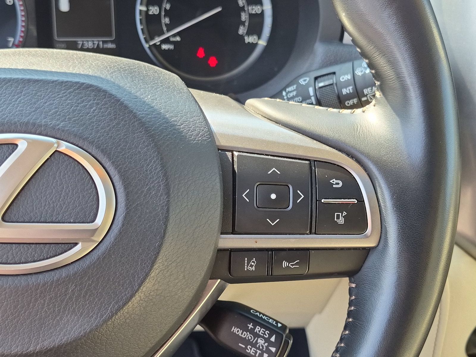 Used 2022 Lexus GX 460 Premium w/ Accessory Package AWD/4WD image 17