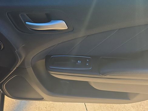 Used 2019 Dodge Charger SXT image 46