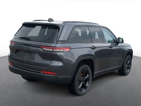 Used 2022 Jeep Grand Cherokee Altitude image 8