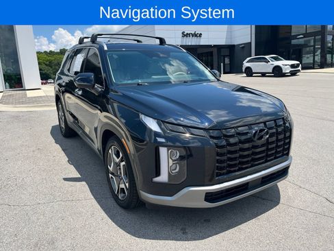 Used 2024 Hyundai Palisade Limited FWD image 3