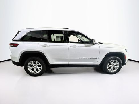 Used 2023 Jeep Grand Cherokee Limited AWD/4WD image 4