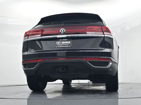 Used 2024 Volkswagen Atlas Cross Sport SE FWD image 50
