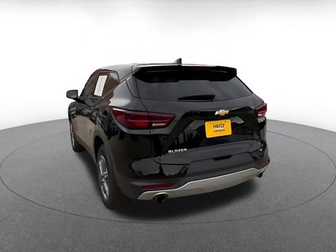 Used 2025 Chevrolet Blazer LT FWD image 11
