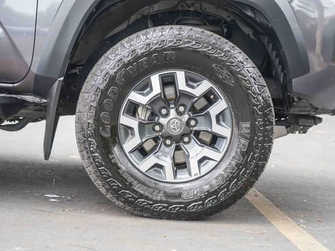 Used 2023 Toyota Tacoma TRD Off-Road AWD/4WD image 9